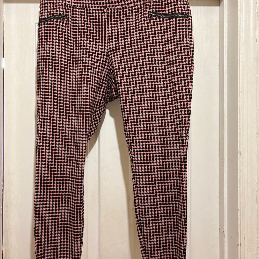 Old Navy Pink and Black Houndstooth Pants